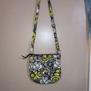 Vera Bradley adjustable crossbody bag💛🤍